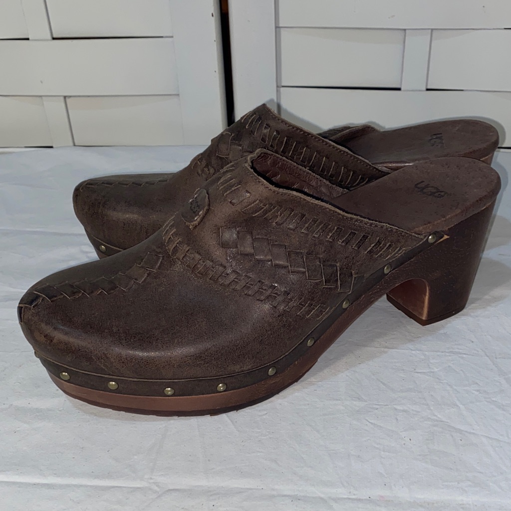 Ugg Vivica 3202 Women’s Brown Leather Clogs Size 8